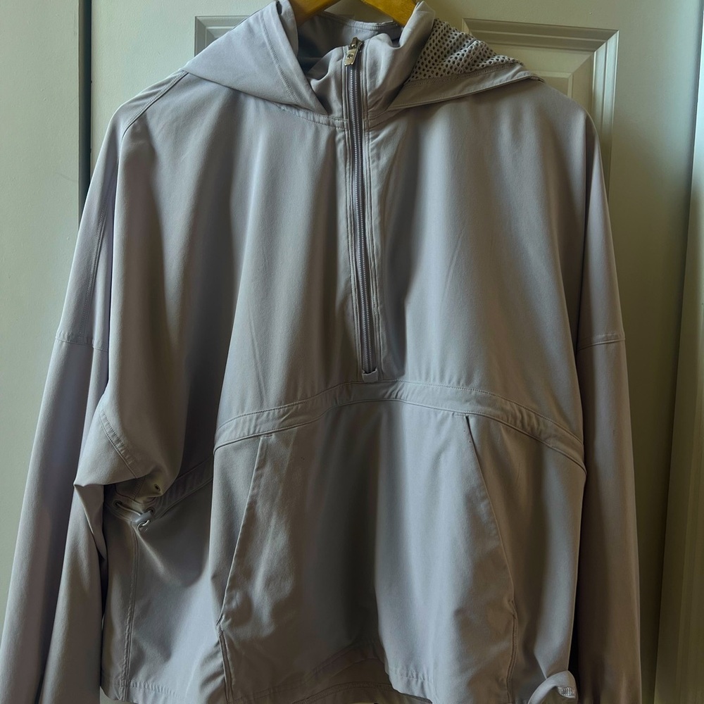 Grey Lululemon women’s half zip size 8